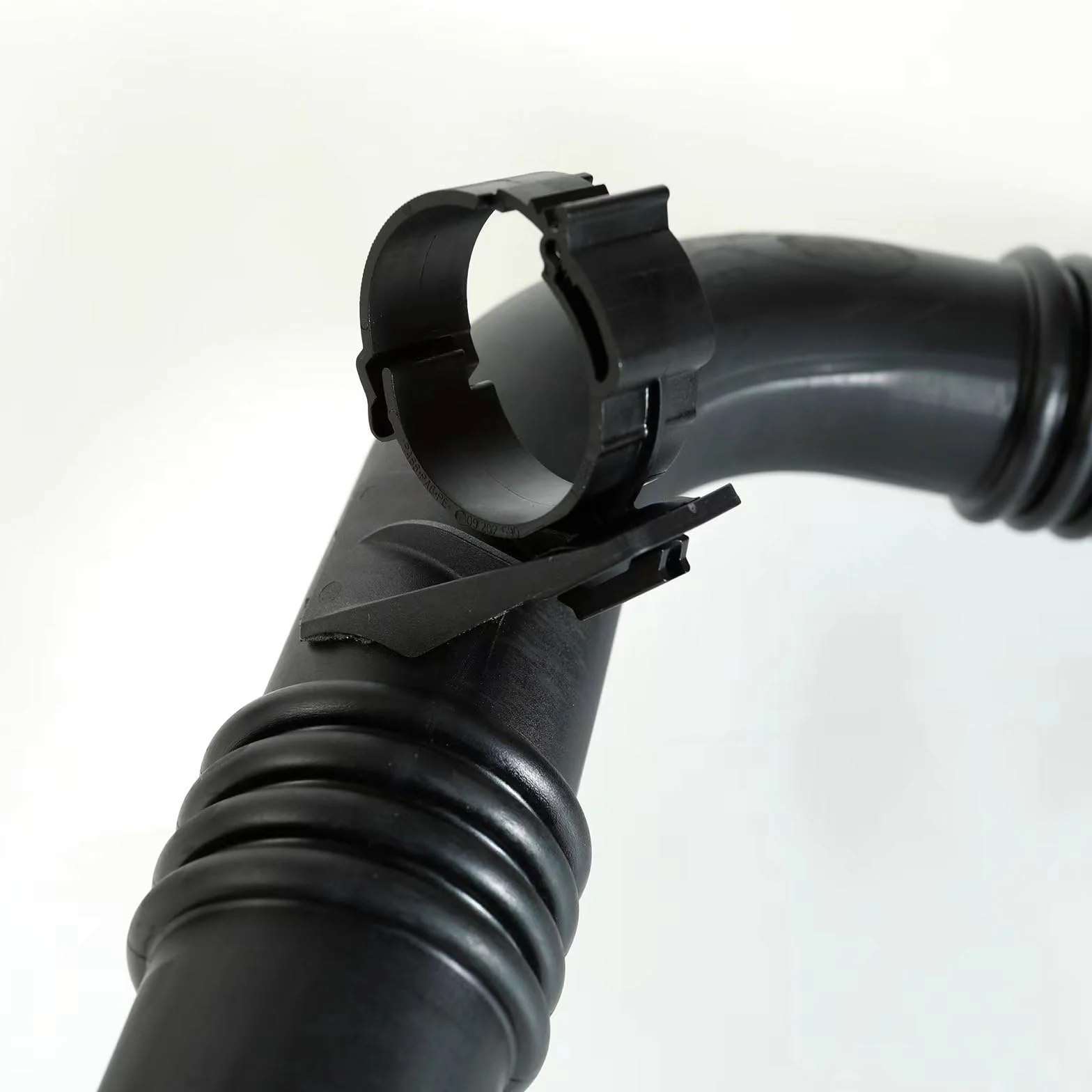 Kompatybilny z Chevrolet Cruze 2013-2016 1,4 l Intercooler Socket Air Hose 13398479 13354173